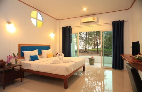 Khlong Yai Hotel | Barn Talaepu Resort
