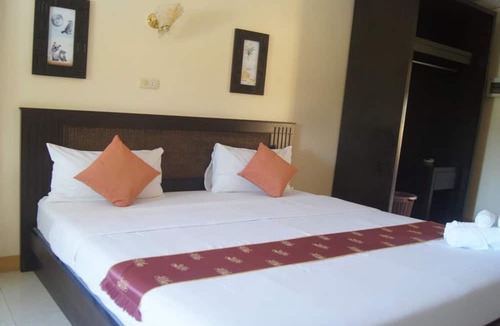 Khuekkhak Hotel | R.T. Hotel