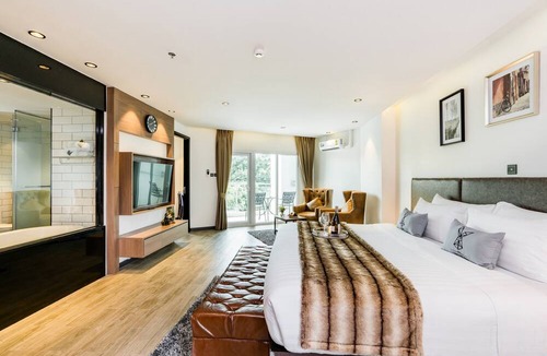 Nong Prue Hotel | SureStay Plus by Best Western T Pattaya