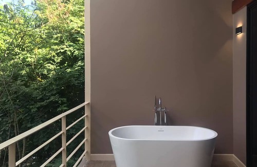 Pong Ta Long Hotel | Onhill Village