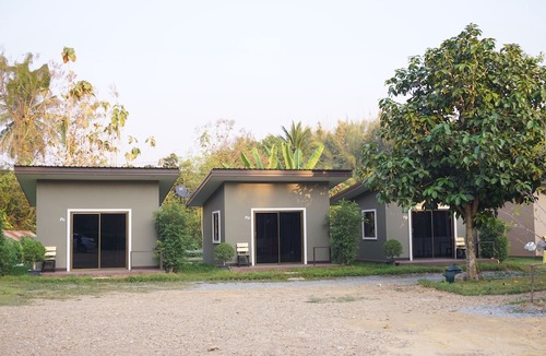 Chai Badan Hotel | Ratchanee Resort Ban Rai