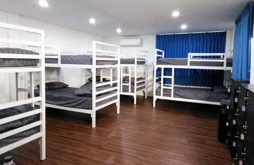 Racha Thewa House | Happy Home Hostel Suvarnabhumi