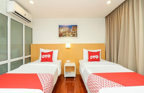 Si Phraya Hotel | OYO 225 Premier Place Hotel