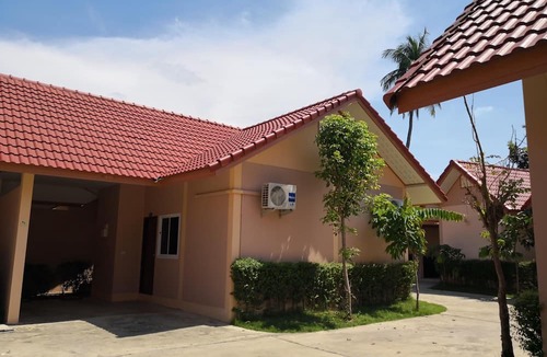 Maha Rat Hotel | Banmai Resort