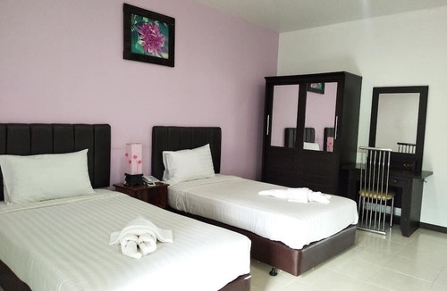Chaiyaphum Hotel | Phusuay Park View Hotel
