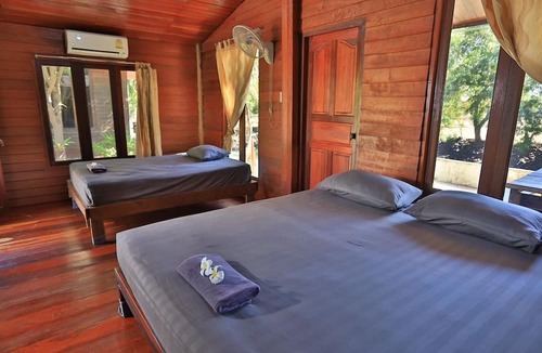 Chamni Hotel | Home Style Resort