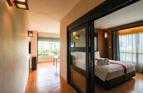 Ratchathewi Hotel | Royal View Resort