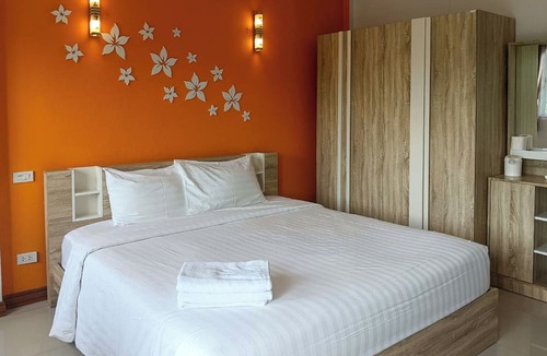 Nongbua Lamphu Hotel | Rueanchorfa Hotel