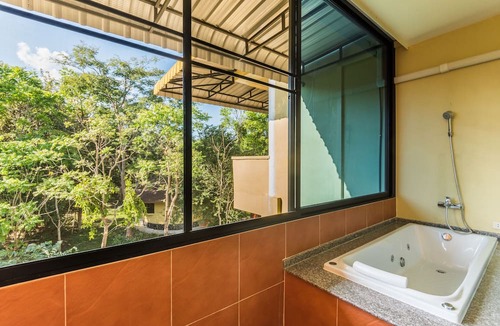 Nang Lae Hotel | Chiangrai Lake Hill Resort