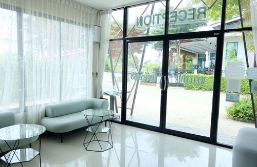 Bang Nam Prieo Hotel | TT Residence