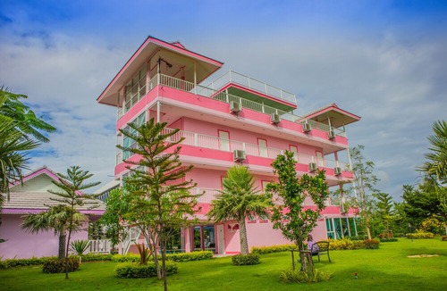 Khanong Phra Hotel | Napasawan Resort