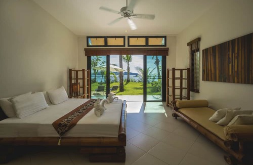 Wichit Villa | Luxury Beach Front Noble House Villa