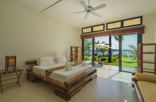 Wichit Villa | Luxury Beach Front Noble House Villa