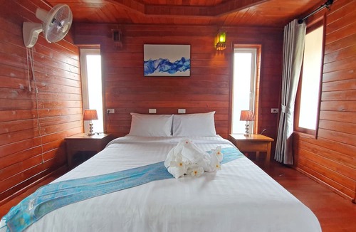 Nuea Khlong Hotel | Horizon Beach Resort Koh Jum