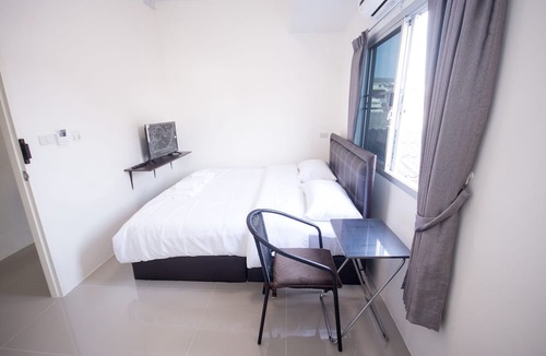 Wat Bowon Niwet House | Nina Guesthouse