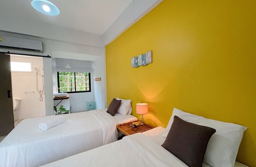 San Pa Thong Hotel | Home at Nine