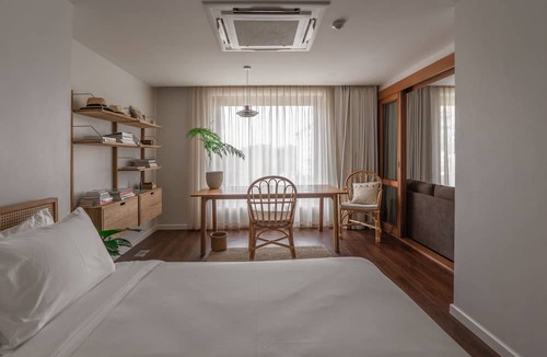 Huay Kaew Hotel | The Earth Hotel