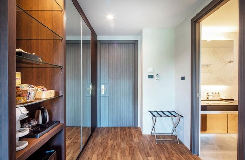 Phlabphla Hotel | Grand Sala Thai