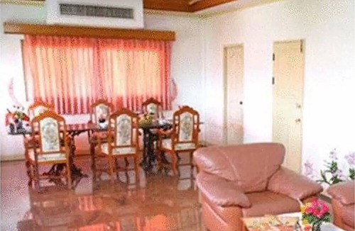 Bang Rak Phatthana Hotel | 13 Coins Bangyai Hotel