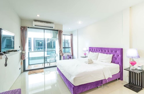 Ramkhamhaeng Hotel | The Pool Resort