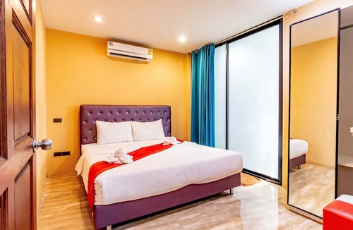 Ramkhamhaeng Hotel | The Pool Resort