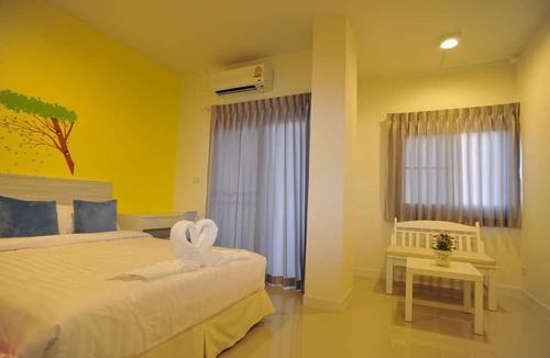Hua Mak Hotel | The Garden Living