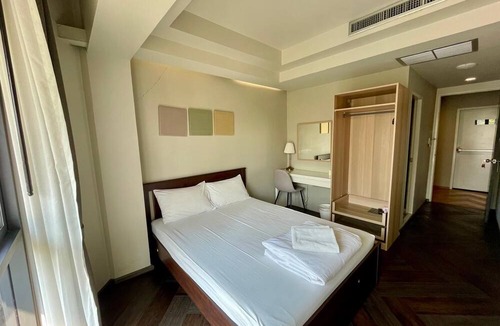 Thanon Phetchaburi Hostel | Collection O The Spades Hostel