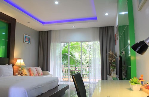 Phuket House | Eat n Sleep