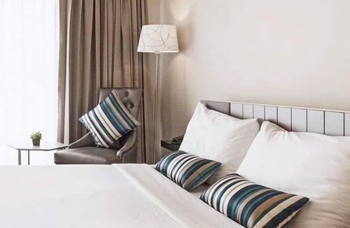 Thanon Phetchaburi Hotel | Samran Place Hotel