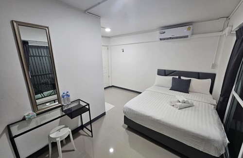 Khlong Sam Prawet Hotel | Loft 21 Apartment Romklao