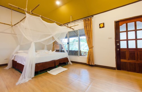 Ban Dong Hotel | Varee Valley Resort and Restaurant