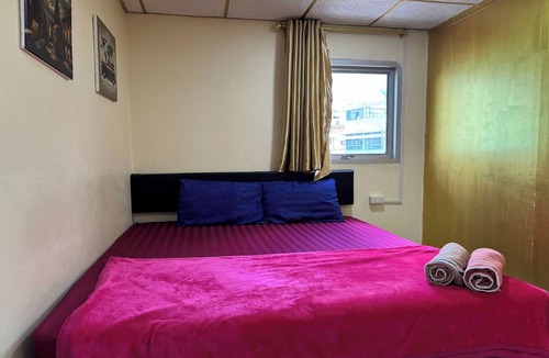 Chana Songkhram Hotel | The House Hostel