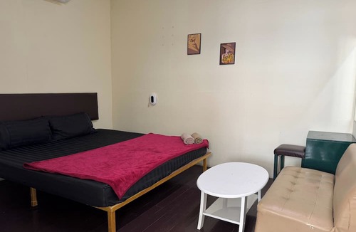 Chana Songkhram Hotel | The House Hostel