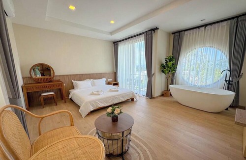Khanong Phra Hotel | The Peak Hill Pool Villa