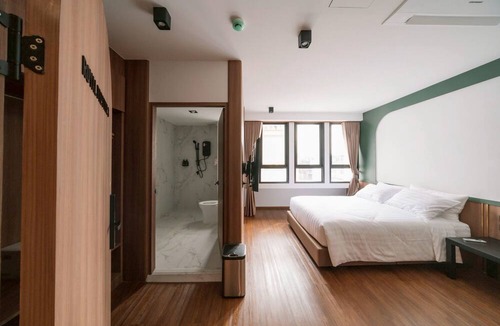 Talat Phlu Hostel | Krungthai Hostel Station