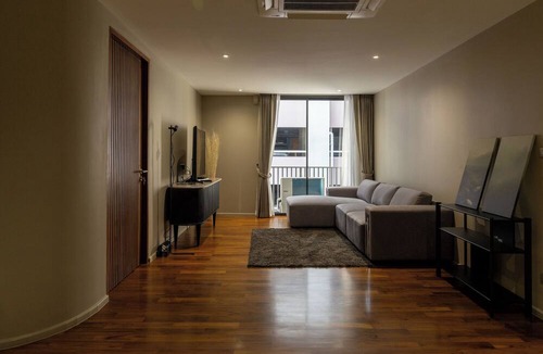 Sathorn Hotel | Q Space Sathorn - Narathiwas 18