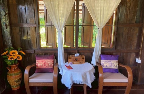 San Pa Thong Resort | The Elephant House and Pool Villas