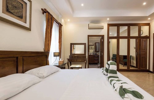 Jomtien Villa | Luxury 3BR Pool Villa Pratamnak Soi5 - 50m to Beach