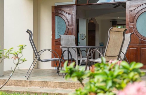 Kathu Villa | 7 Bedroom Pool Villa in Kathu SV1