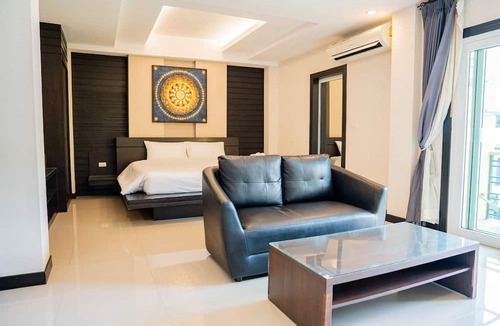 Ratsada Hotel | Lulu Hotel at The Glasshouse Lion Café