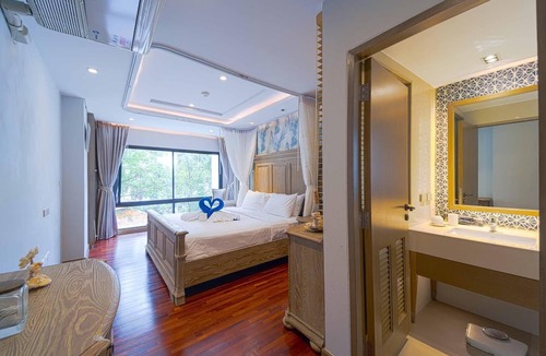 Pak Nam Pran Condo | 4 Bed Beachfront Condo SP43