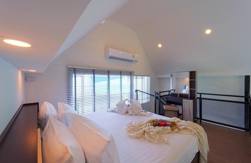 Cha-am Villa | Beautiful new 7 Bedroom Villa Resort CT7