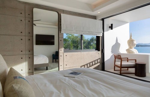 Moo 5 Villa | Solaris 3-bedroom Beachfront Villa in Koh Samui
