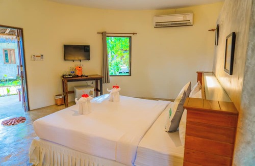 Khong Koi Beach Hotel | The Tropical Beach Resort
