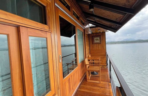 Thong Pha Phum Hotel | The Floating Lake House
