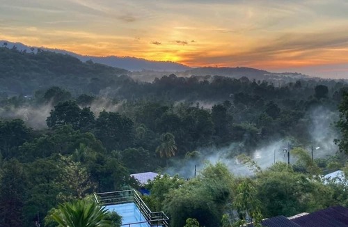 Lan Saka Hotel | THE KIRIWONG VALLEY VILLAS & RESTAURANT