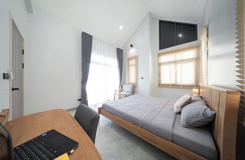 Nikhom Phatthana Hotel | Songmee Pool Villa Nikompattana