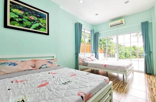 Saen Suk Villa | Canary Pool Villa Bangsaen