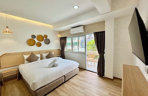 Jomtien Hotel | Charm Hostel at Pratumnak