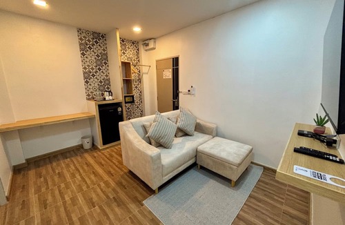 Jomtien Hotel | Charm Hostel at Pratumnak